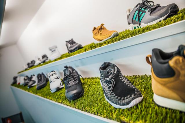 ARTGANG ouvre une folle boutique avec café et sneakers
