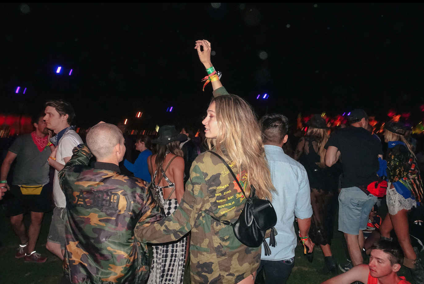 Découvrez Cait Barker, la ravissante Playmate de passage à Coachella
