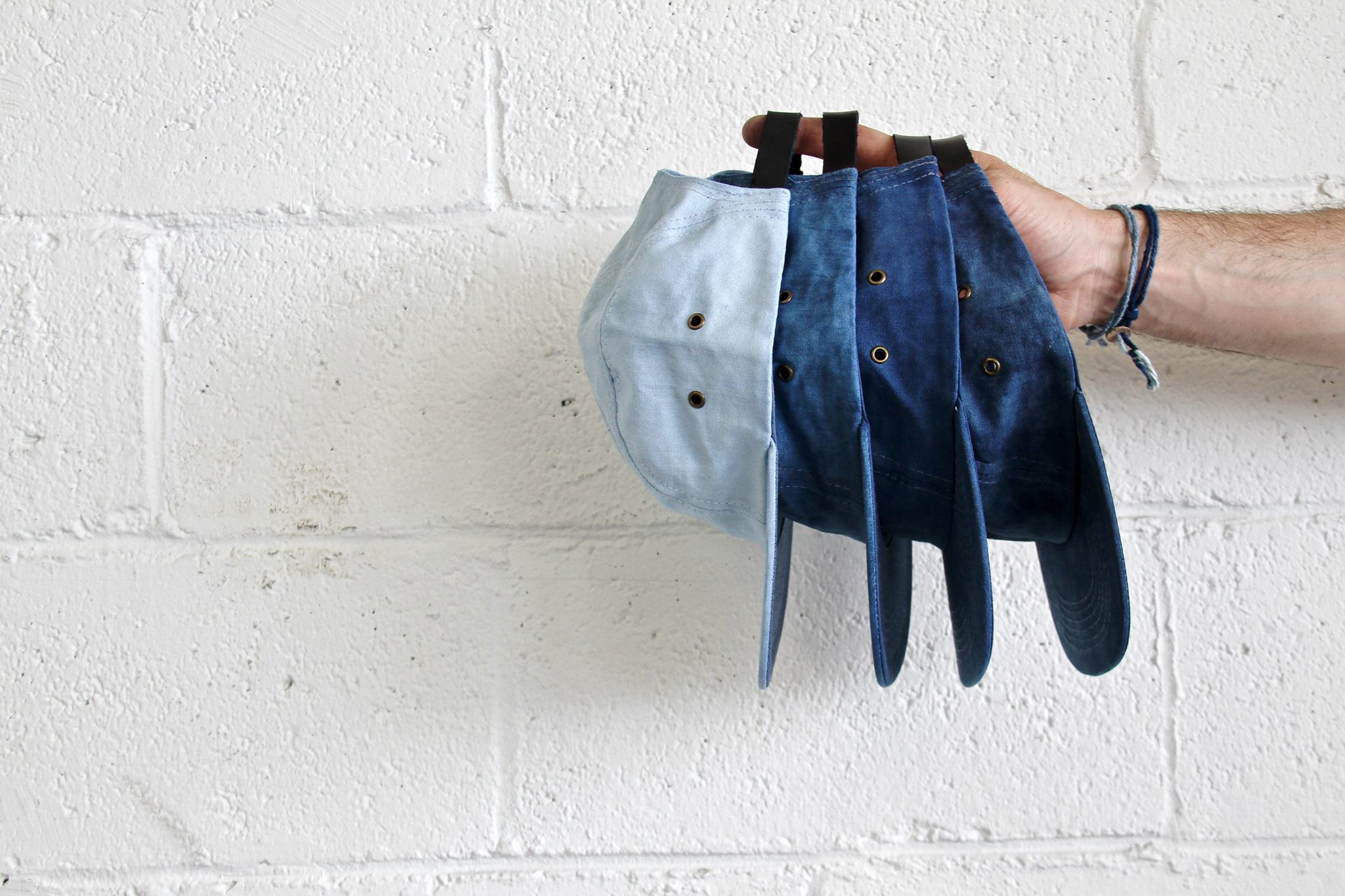 Blue Hands, un pop-up shop de produits limités teints à l&rsquo;indigo par Dahls »