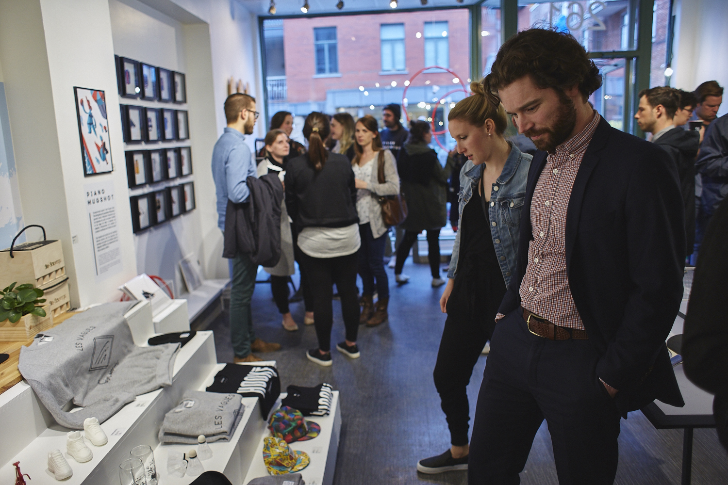 Sympa vernissage à la boutique éphémère Bref avec des artisans locaux