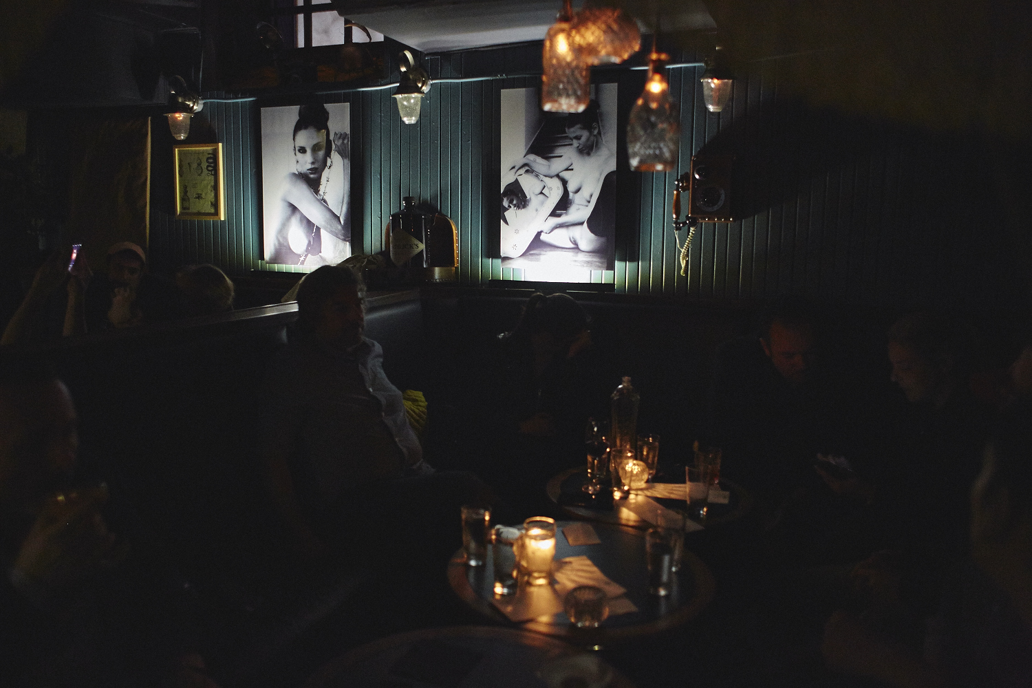 Le cabaret érotique du 4e mur, une soirée exposition et burlesque [Photos]
