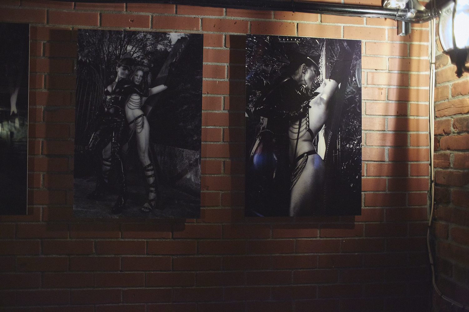 Le cabaret érotique du 4e mur, une soirée exposition et burlesque [Photos]