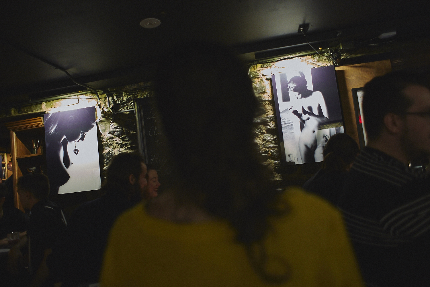 Le cabaret érotique du 4e mur, une soirée exposition et burlesque [Photos]