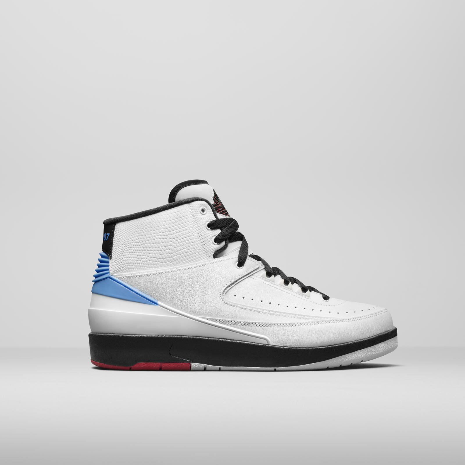 La collabo vintage Jordan X Converse en hommage à Michael Jordan [Photos]