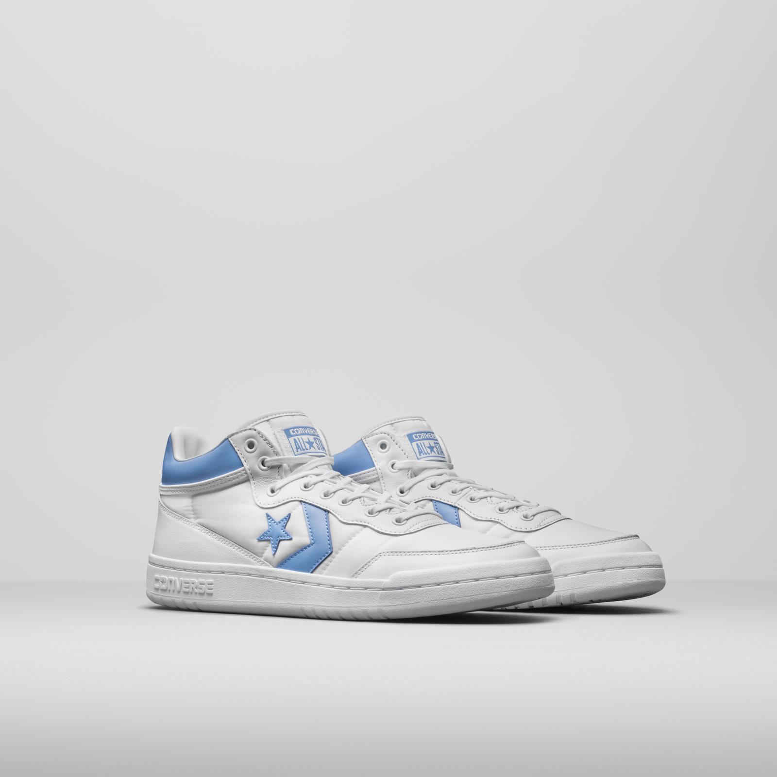 La collabo vintage Jordan X Converse en hommage à Michael Jordan [Photos]