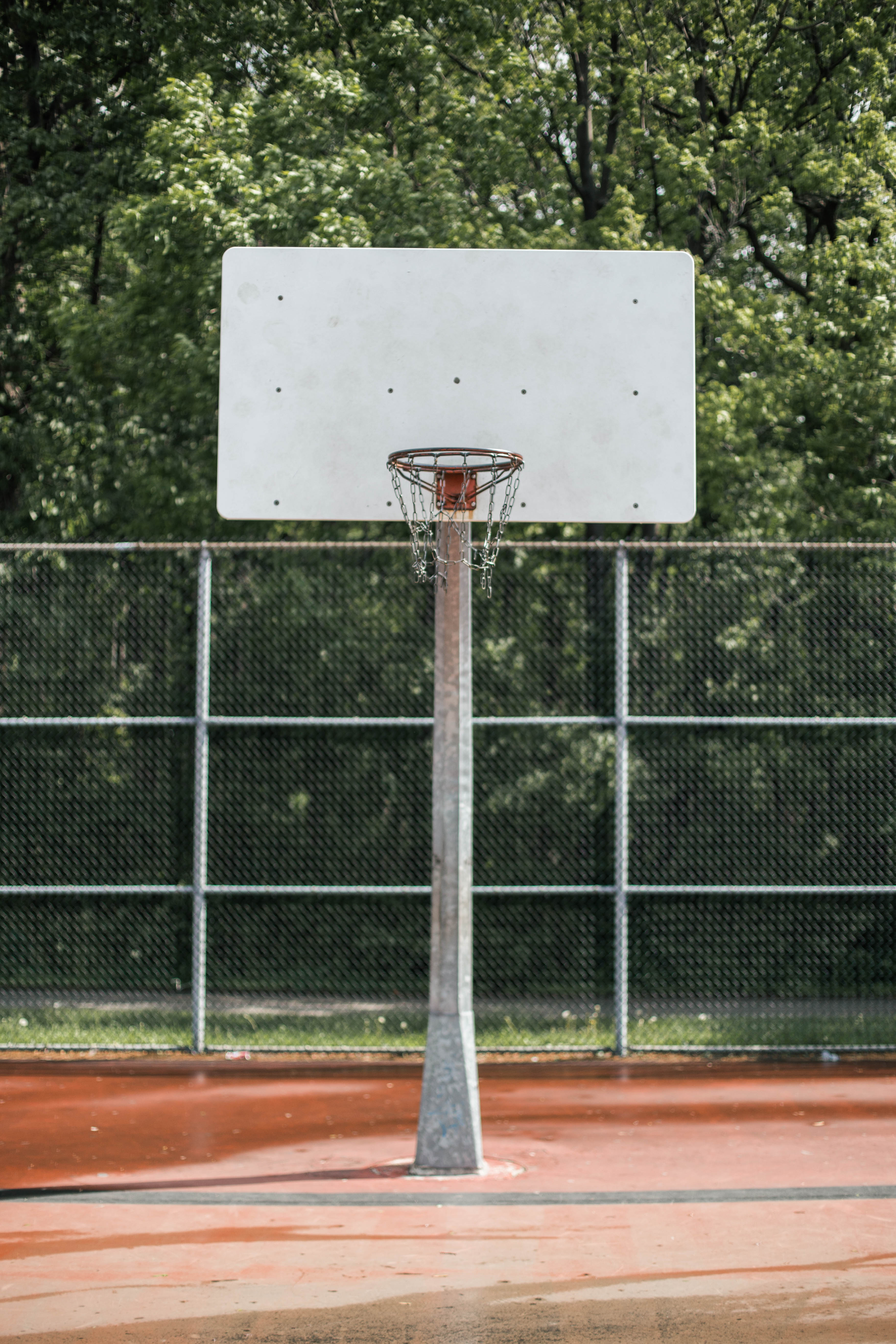 Montréal chez nous, la collection NBA X OTH à l'image de nos quartiers