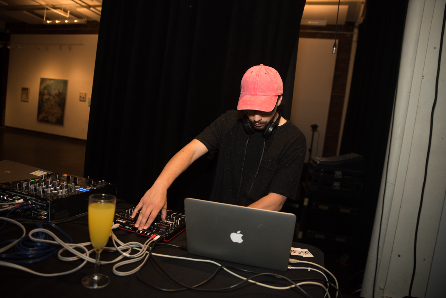 Des barbiers à l'oeuvre ce dimanche en formule brunch et mimosa au ARTGANG [Photos]