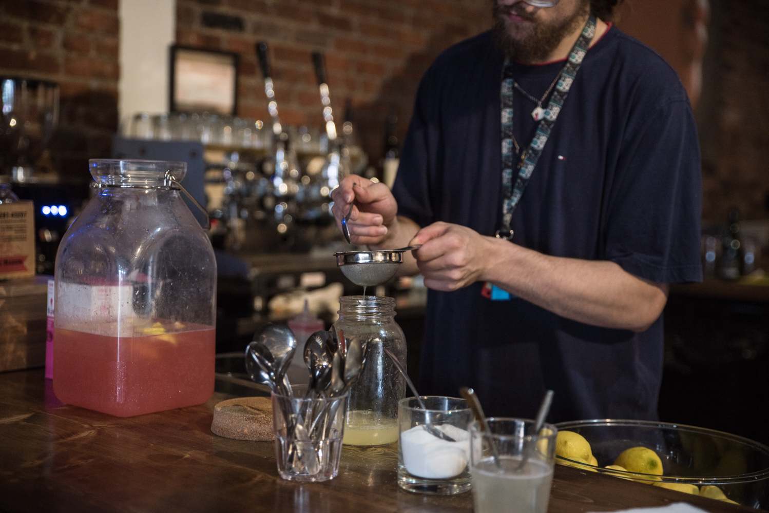 Des barbiers à l'oeuvre ce dimanche en formule brunch et mimosa au ARTGANG [Photos]