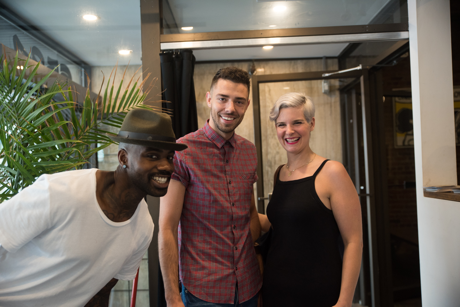 Des barbiers à l'oeuvre ce dimanche en formule brunch et mimosa au ARTGANG [Photos]