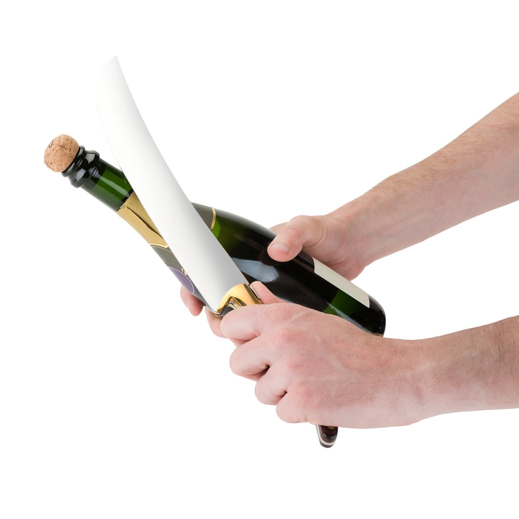 Vous avez définitivement besoin de ce sabre à champagne