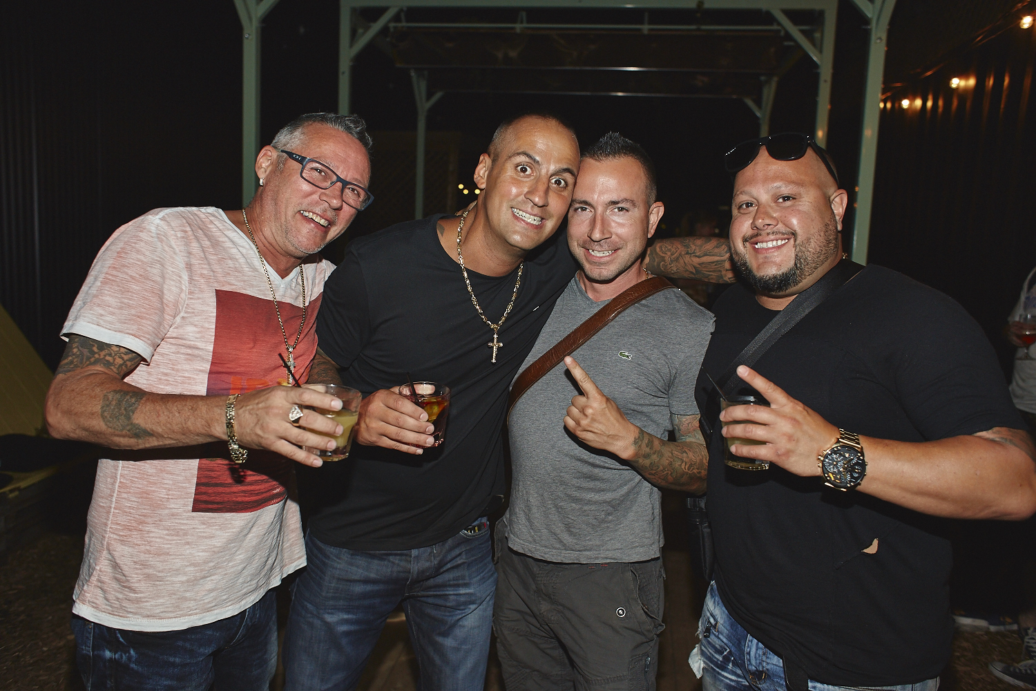 Chaude soirée bondée pour l'ouverture officielle de Riverside [Photo]