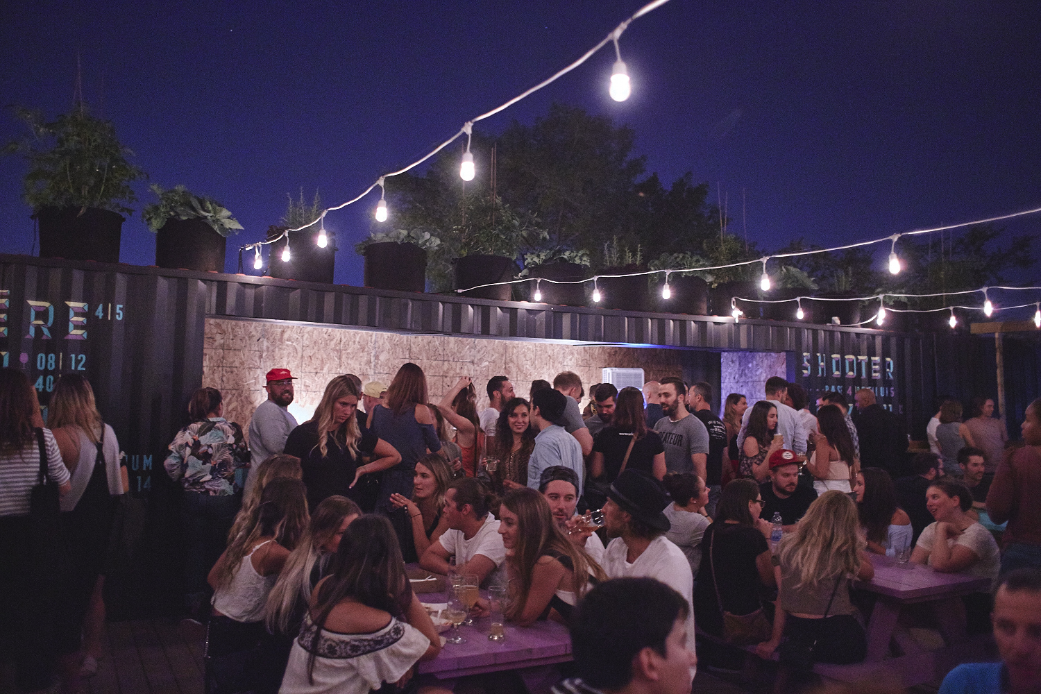Chaude soirée bondée pour l'ouverture officielle de Riverside [Photo]