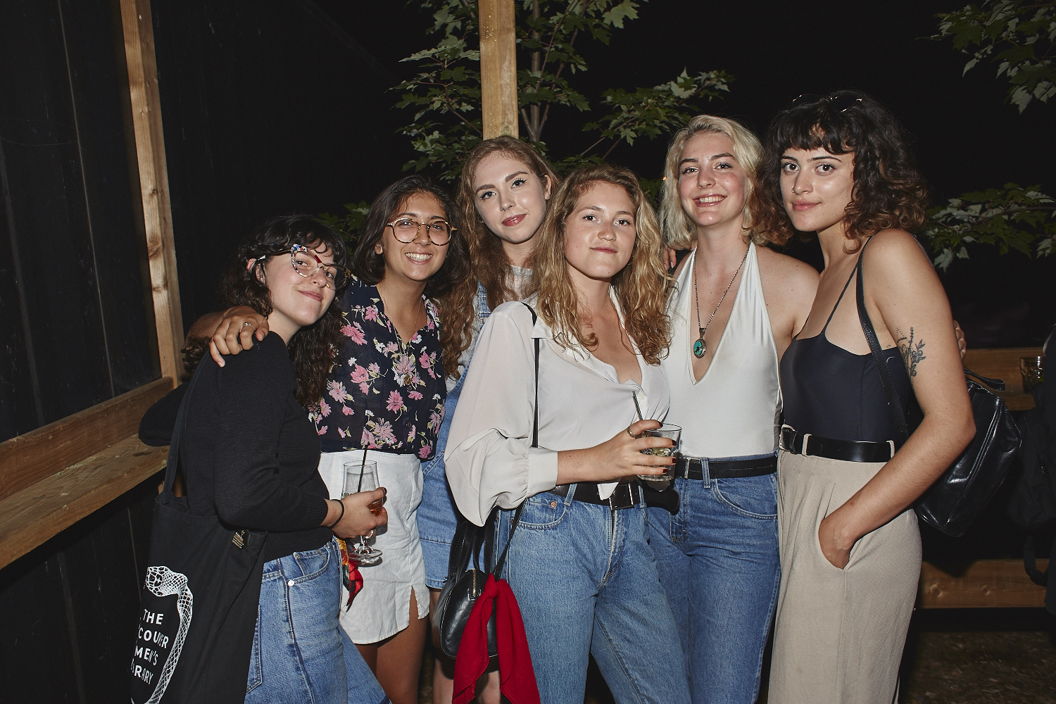 Chaude soirée bondée pour l'ouverture officielle de Riverside [Photo]