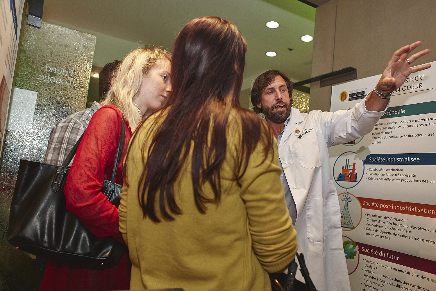 5 à 9 au McCord: Une soirée festive dans le Montréal du futur avec musique et cocktails [Photos]