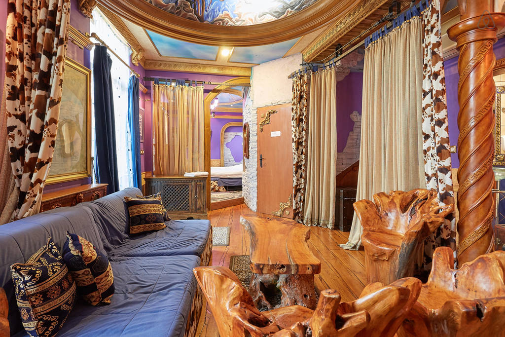 Vous pourriez rester dans ces Airbnb inspirés de Dali et Gaudi pour 45$ la nuit!