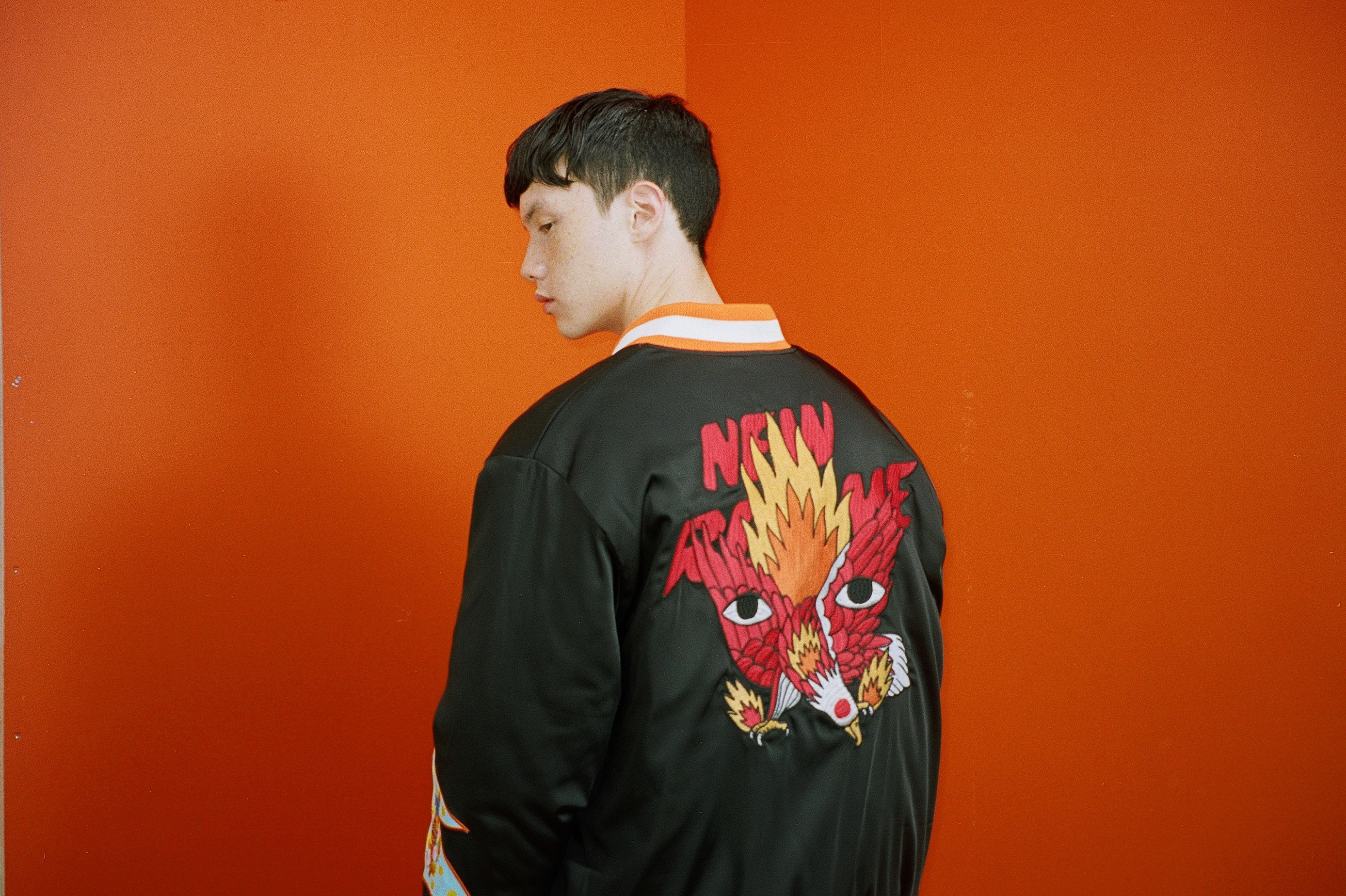 Atelier New Regime et Ricardo Cavolo collaborent sur une capsule époustouflante