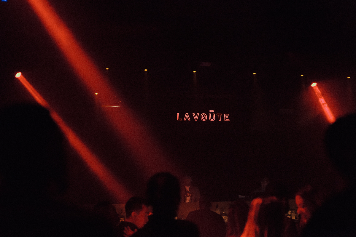 Cassie était de passage à Montréal au Club La Voûte pour une soirée déjantée [Photos]