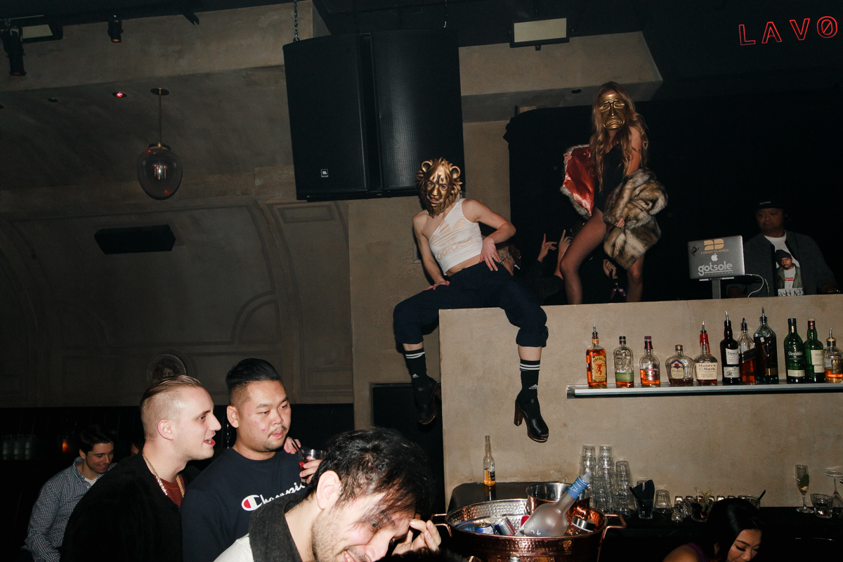 Cassie était de passage à Montréal au Club La Voûte pour une soirée déjantée [Photos]