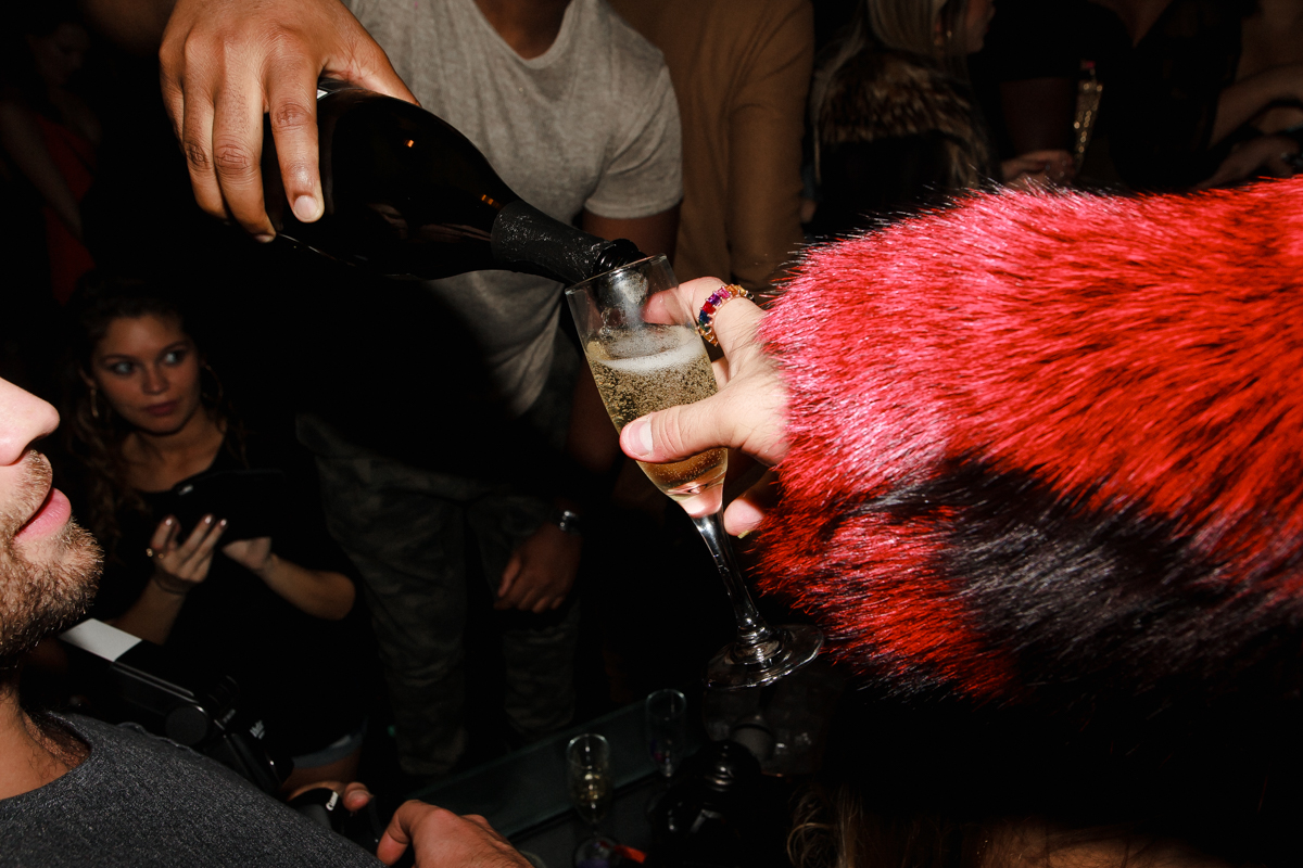 Cassie était de passage à Montréal au Club La Voûte pour une soirée déjantée [Photos]