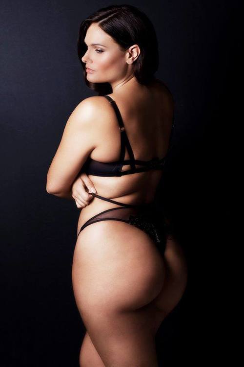 Joby Bach, la modèle québécoise taille plus qui bouscule l'industrie [Girl Crush 161]
