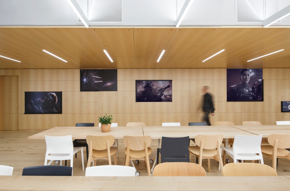 Voyez les bureaux montréalais d'Electronic Arts: beaux, designs et colorés [Photos]