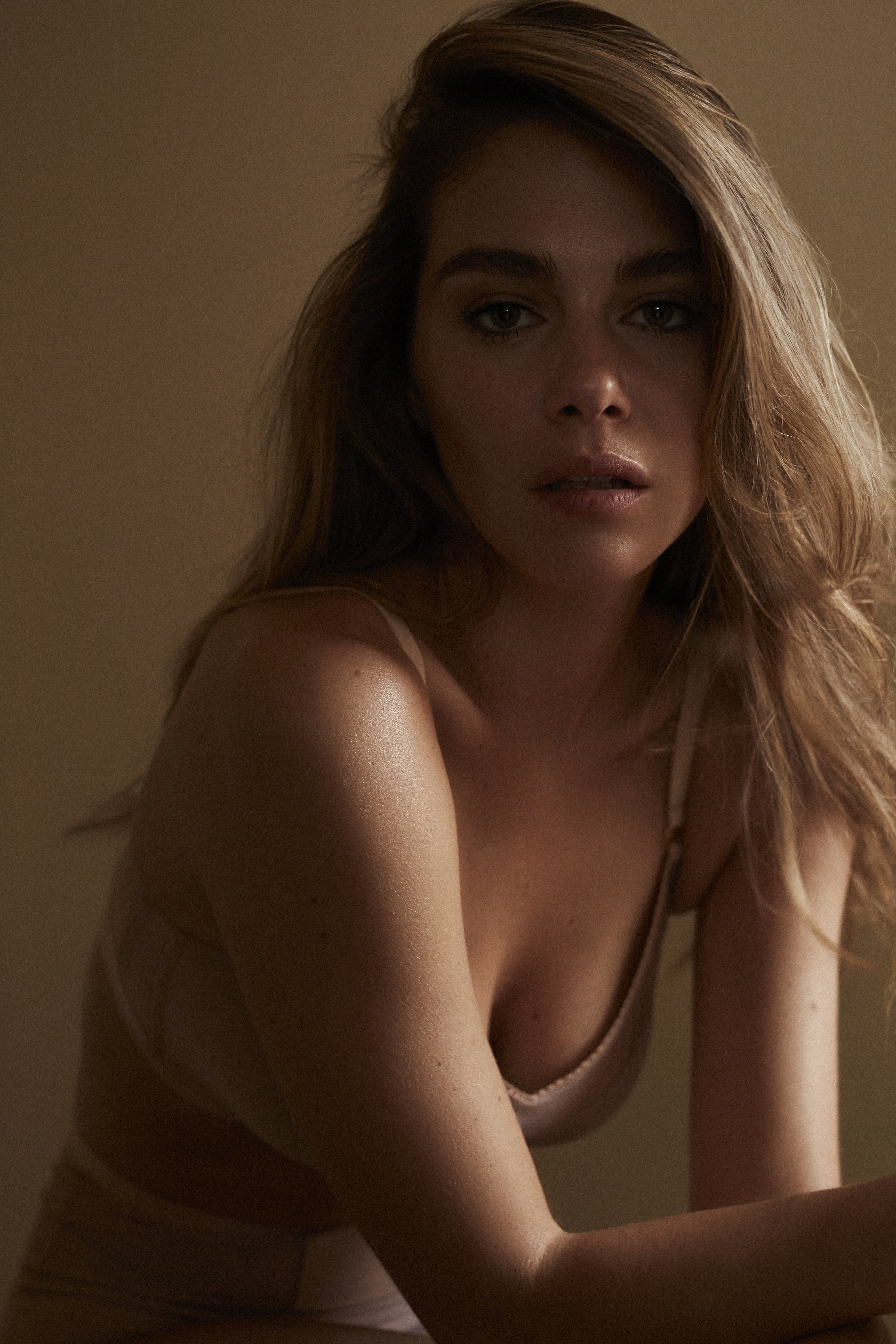Maripier Morin se dévoile dans sa collaboration avec Blush Lingerie [Photos]