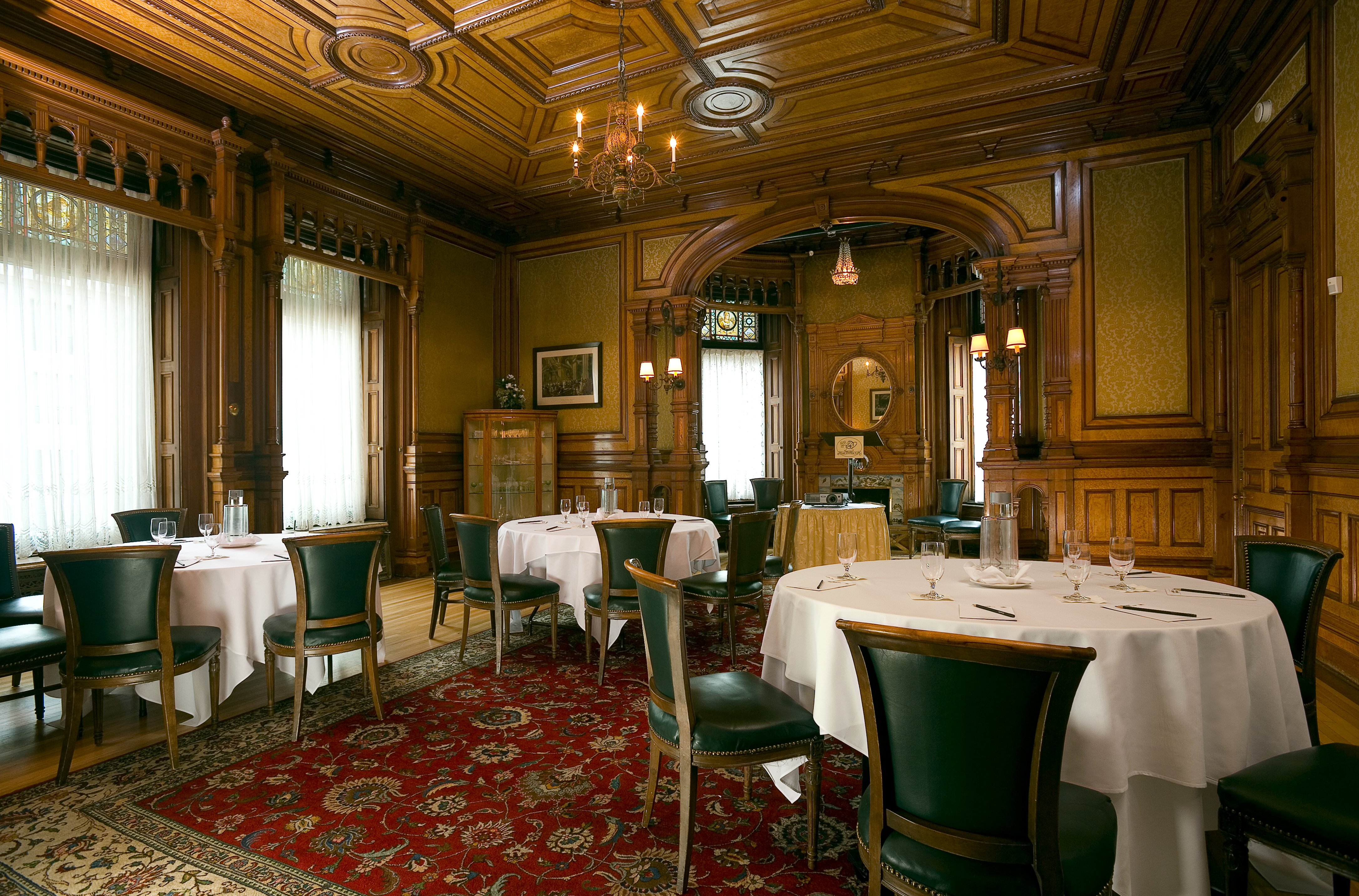 Le luxe du siècle passé modernisé au goût du jour à l’hôtel Mount Stephen