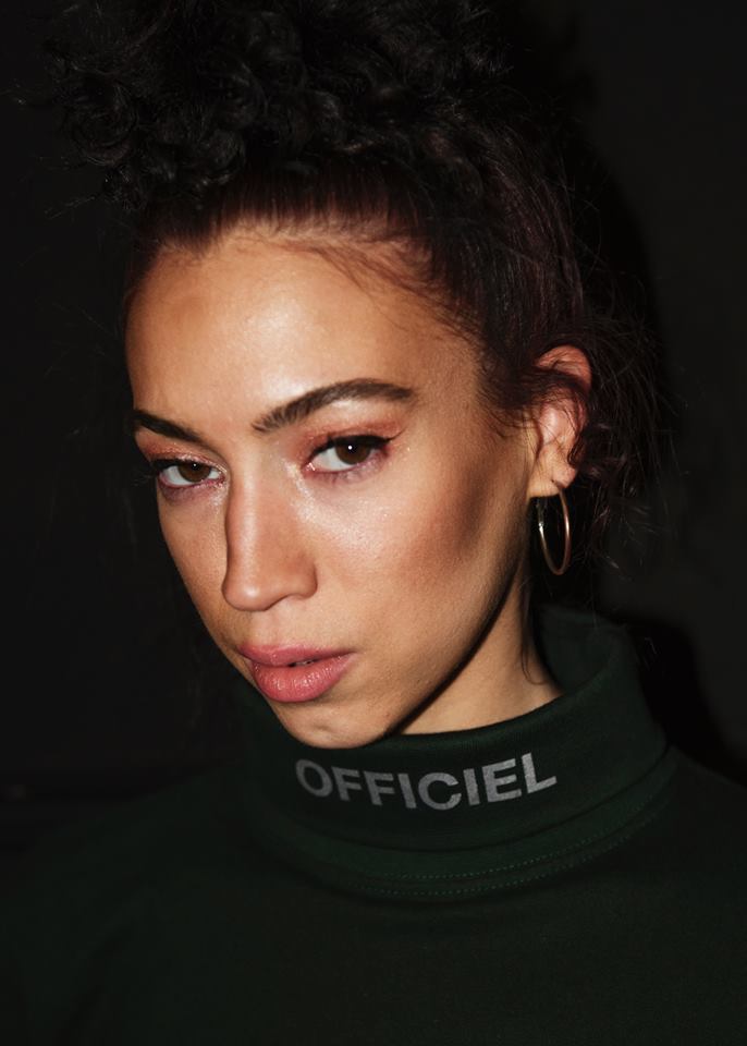 OFFICIEL dévoile un nouveau lookbook BOLD de morceaux en vente au pop-up shop