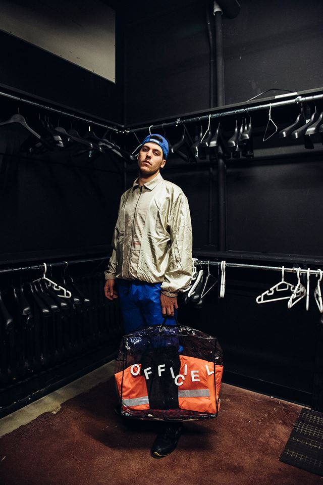 OFFICIEL dévoile un nouveau lookbook BOLD de morceaux en vente au pop-up shop