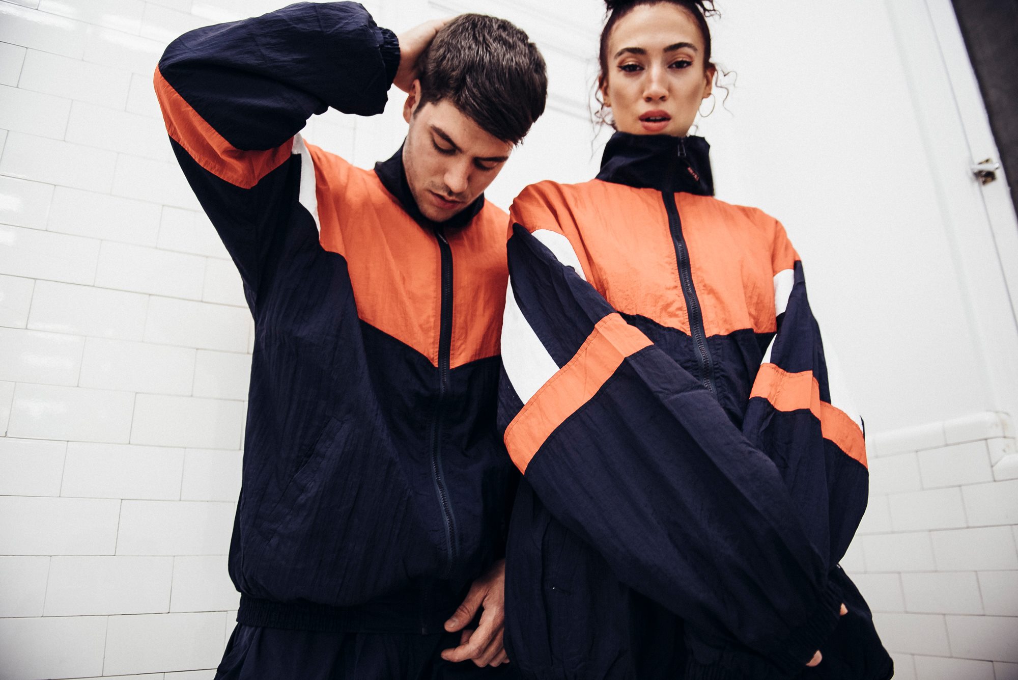 OFFICIEL dévoile un nouveau lookbook BOLD de morceaux en vente au pop-up shop