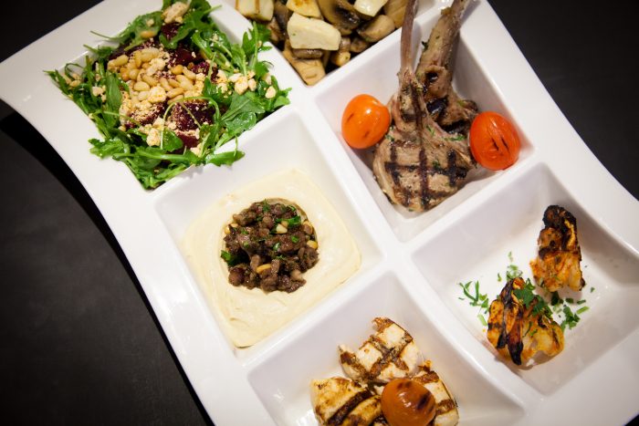 Les restaurants du Dix30 offrent des menus à petit prix pour les foodies!
