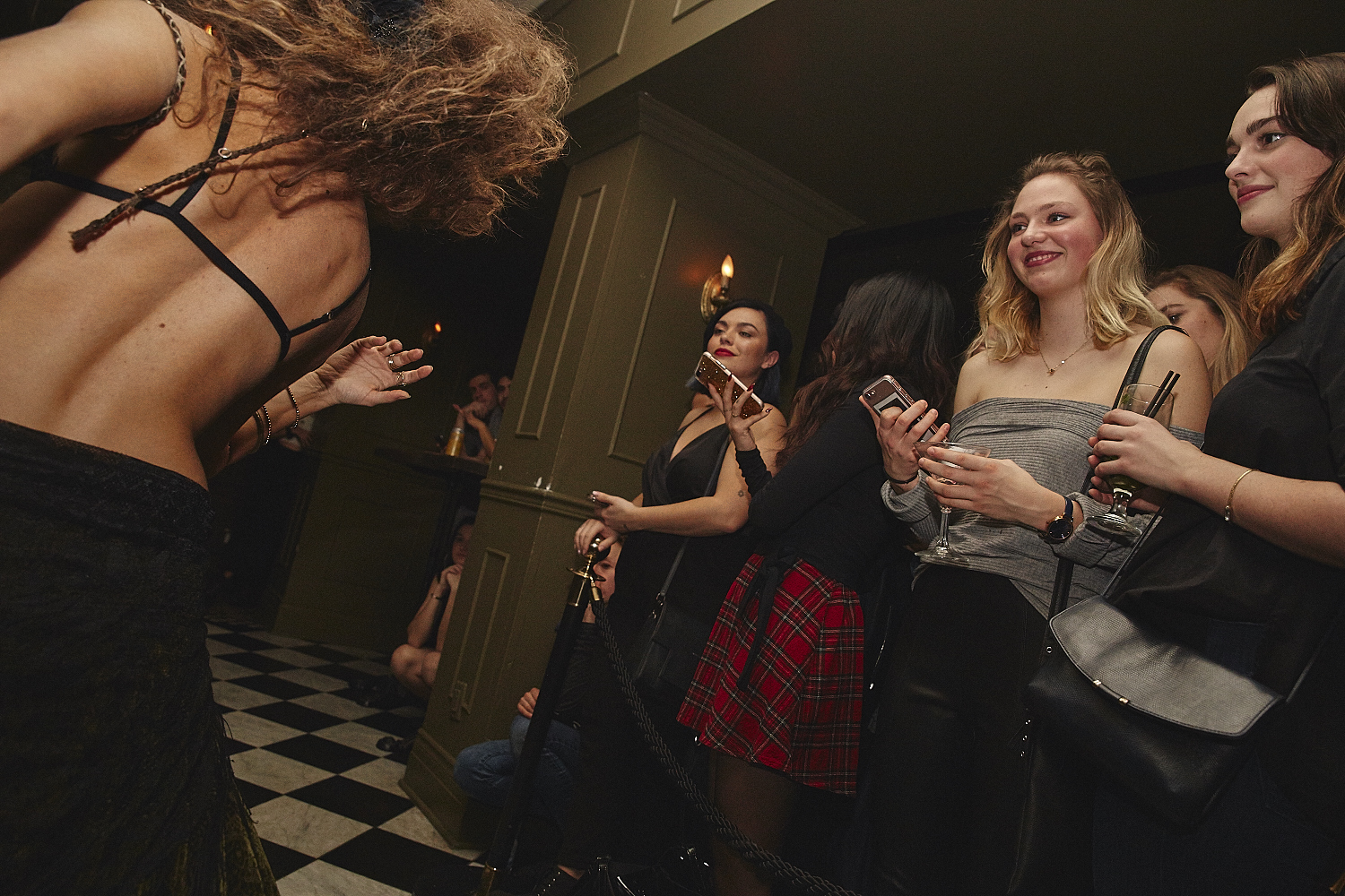 Sokoloff Lingerie enflamme le Mayfair pour son torride et sexy défilé [Photos]