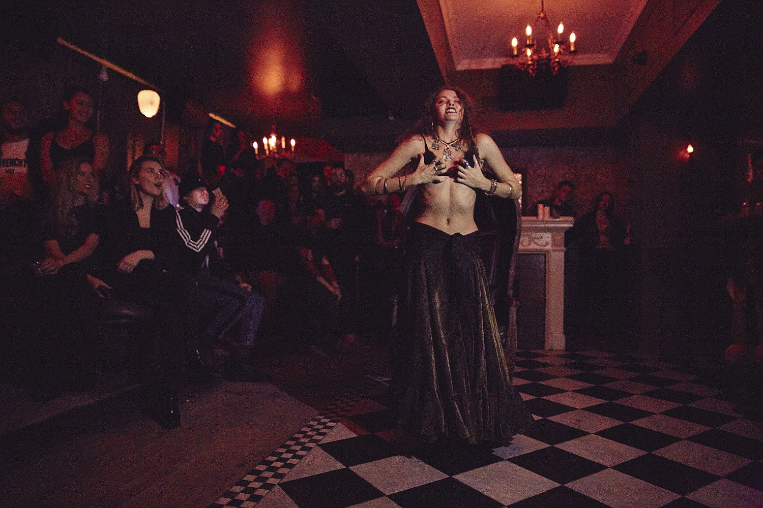 Sokoloff Lingerie enflamme le Mayfair pour son torride et sexy défilé [Photos]