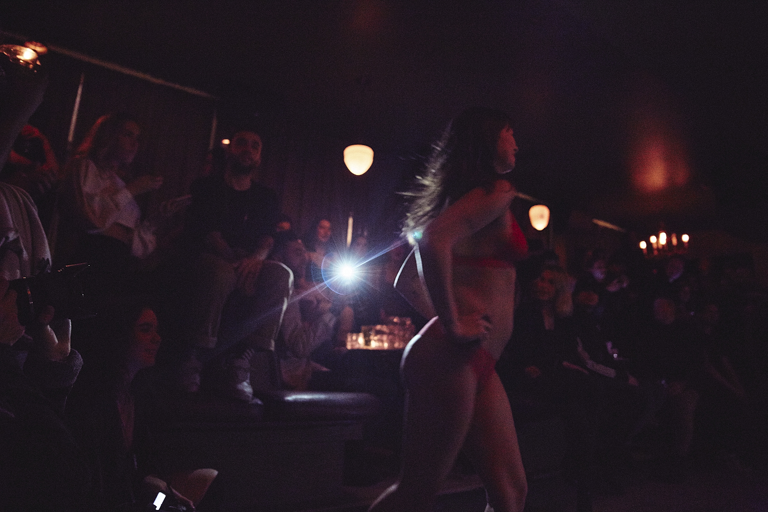 Sokoloff Lingerie enflamme le Mayfair pour son torride et sexy défilé [Photos]