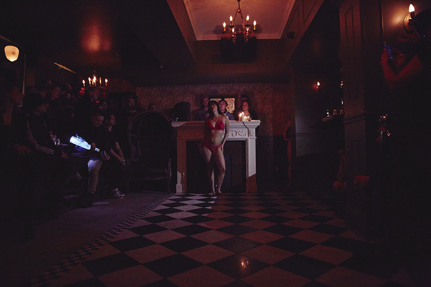 Sokoloff Lingerie enflamme le Mayfair pour son torride et sexy défilé [Photos]