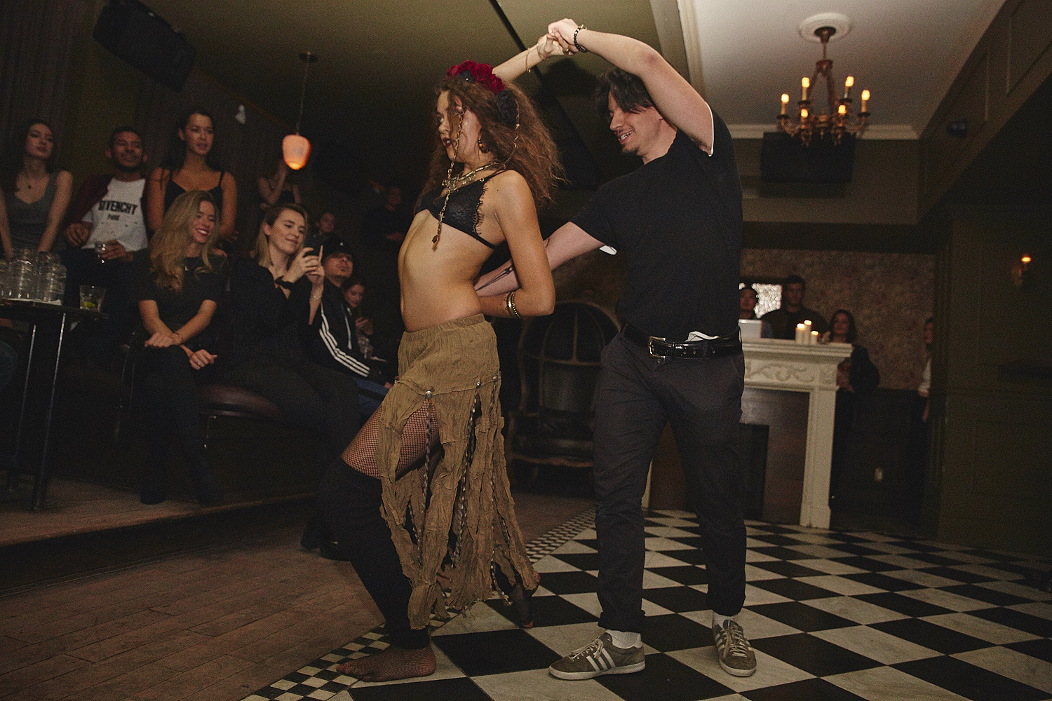 Sokoloff Lingerie enflamme le Mayfair pour son torride et sexy défilé [Photos]