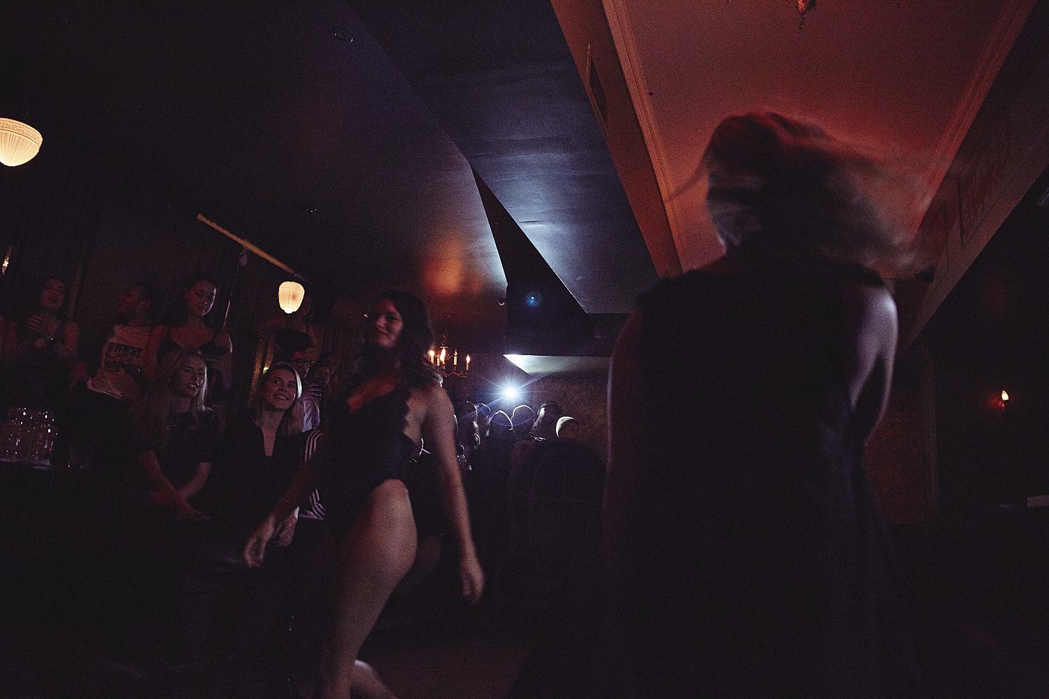 Sokoloff Lingerie enflamme le Mayfair pour son torride et sexy défilé [Photos]