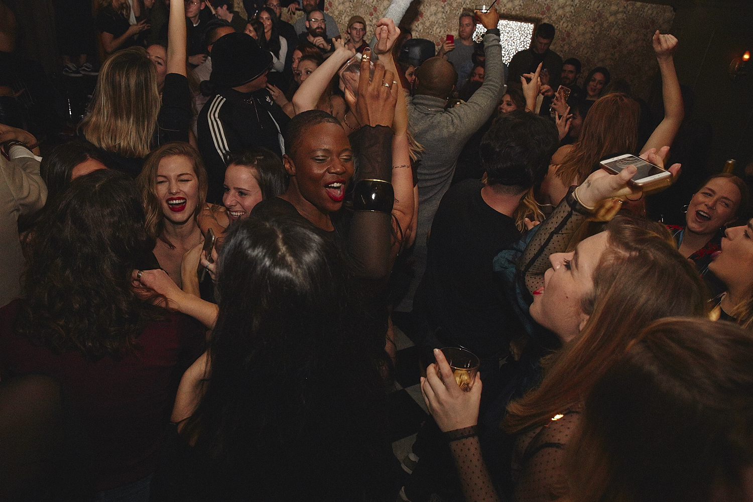 Sokoloff Lingerie enflamme le Mayfair pour son torride et sexy défilé [Photos]