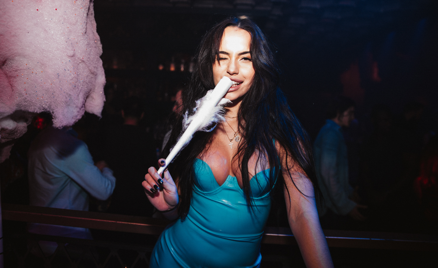 Claudia Tihan célèbre sa fête façon Candy Land et Burlesque au Club La Voûte [Photos]