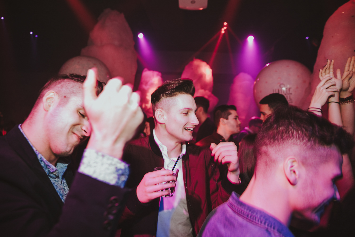 Claudia Tihan célèbre sa fête façon Candy Land et Burlesque au Club La Voûte [Photos]