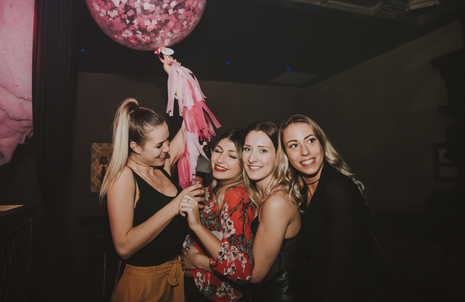 Claudia Tihan célèbre sa fête façon Candy Land et Burlesque au Club La Voûte [Photos]