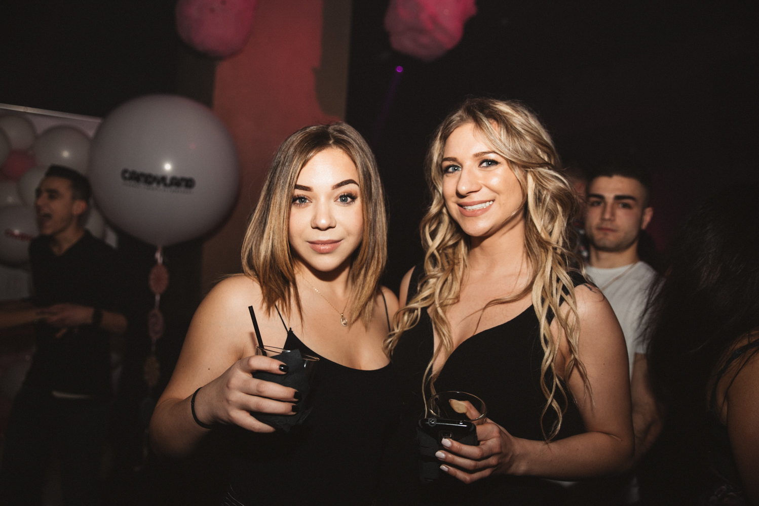 Claudia Tihan célèbre sa fête façon Candy Land et Burlesque au Club La Voûte [Photos]