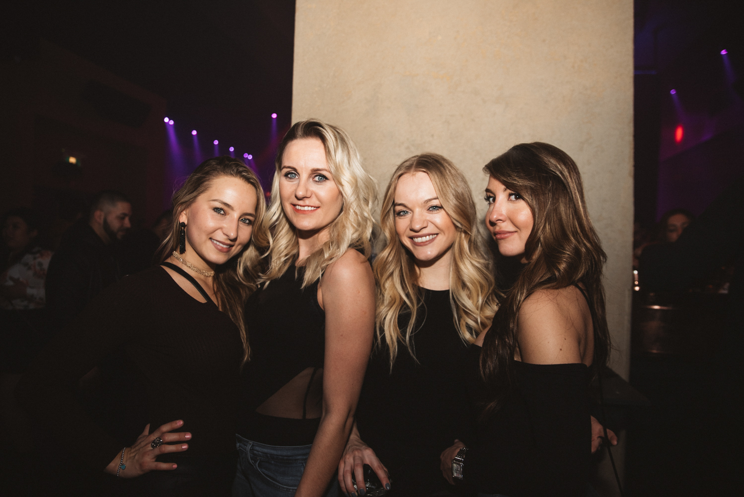 Claudia Tihan célèbre sa fête façon Candy Land et Burlesque au Club La Voûte [Photos]