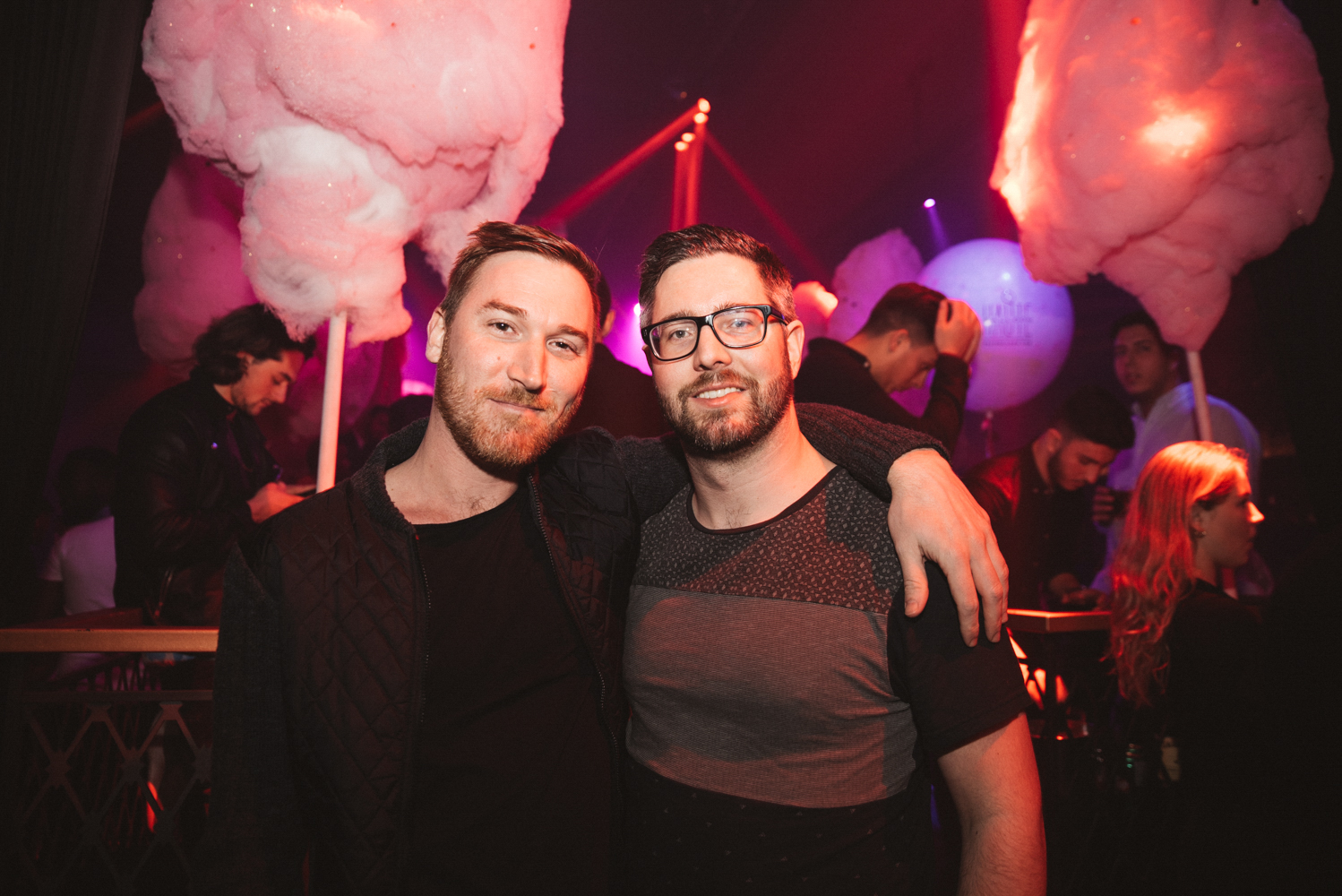 Claudia Tihan célèbre sa fête façon Candy Land et Burlesque au Club La Voûte [Photos]