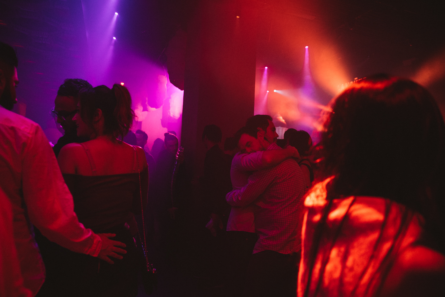 Claudia Tihan célèbre sa fête façon Candy Land et Burlesque au Club La Voûte [Photos]