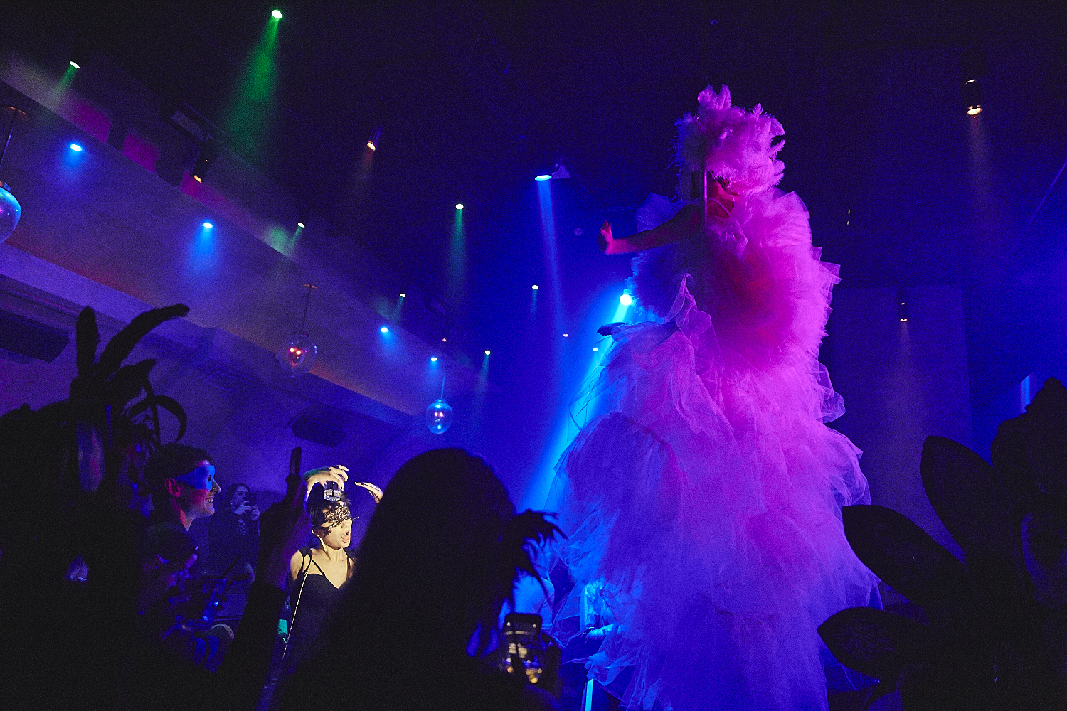 Party Mardi Gras sexy et carnavalesque à la Voûte [Photos]