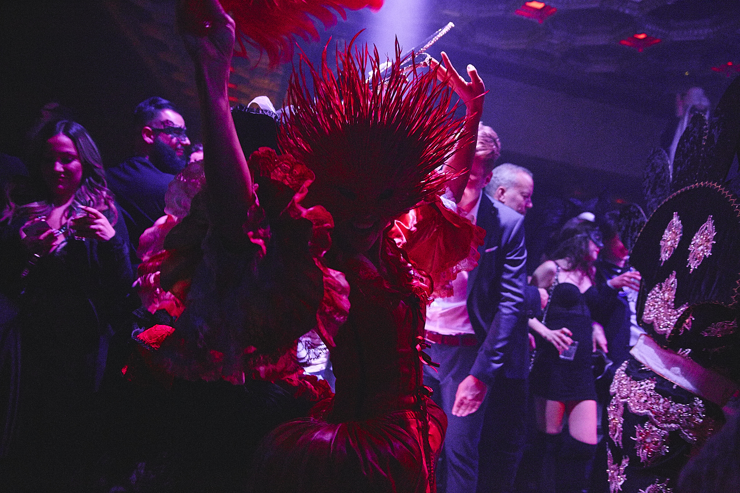 Party Mardi Gras sexy et carnavalesque à la Voûte [Photos]