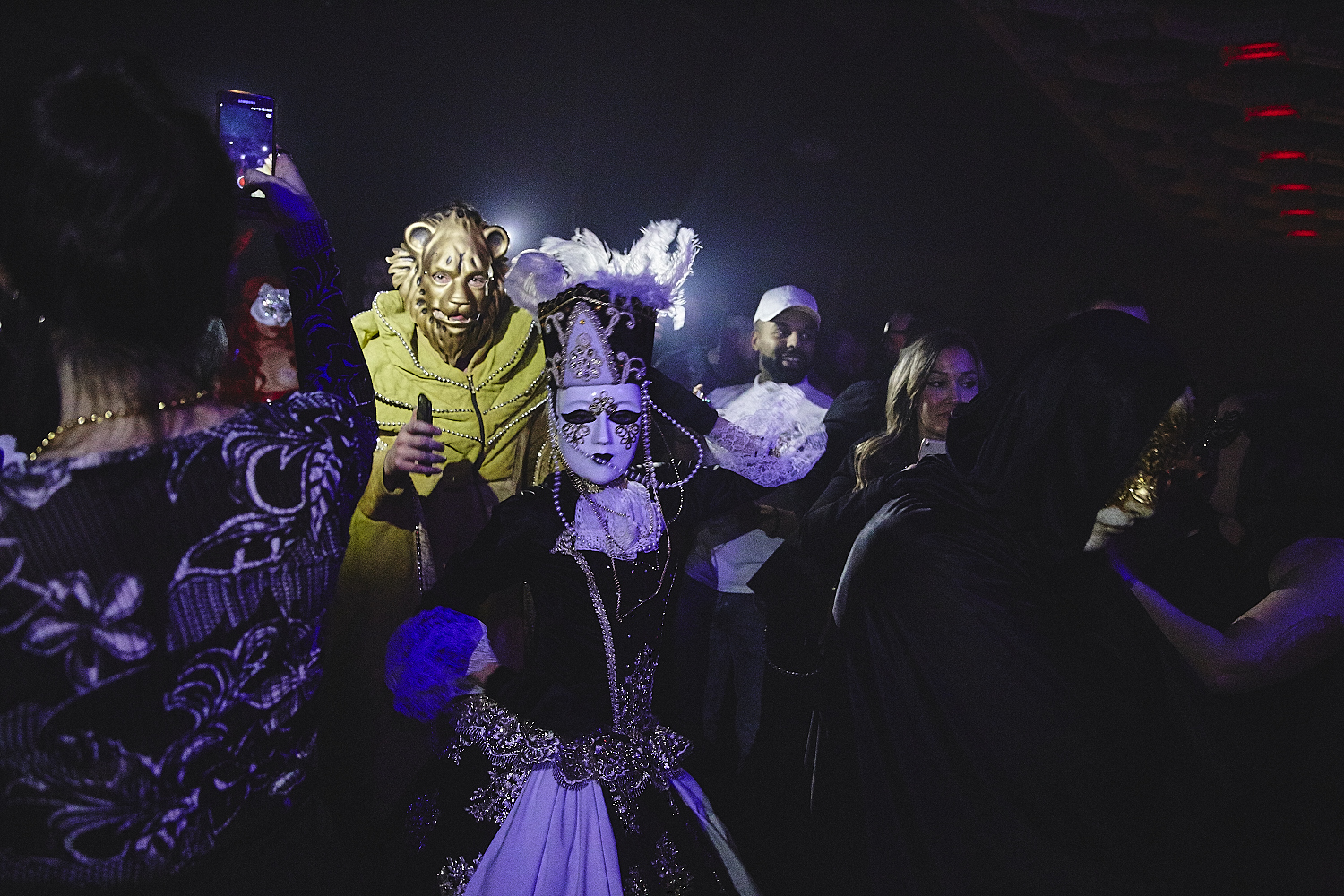 Party Mardi Gras sexy et carnavalesque à la Voûte [Photos]