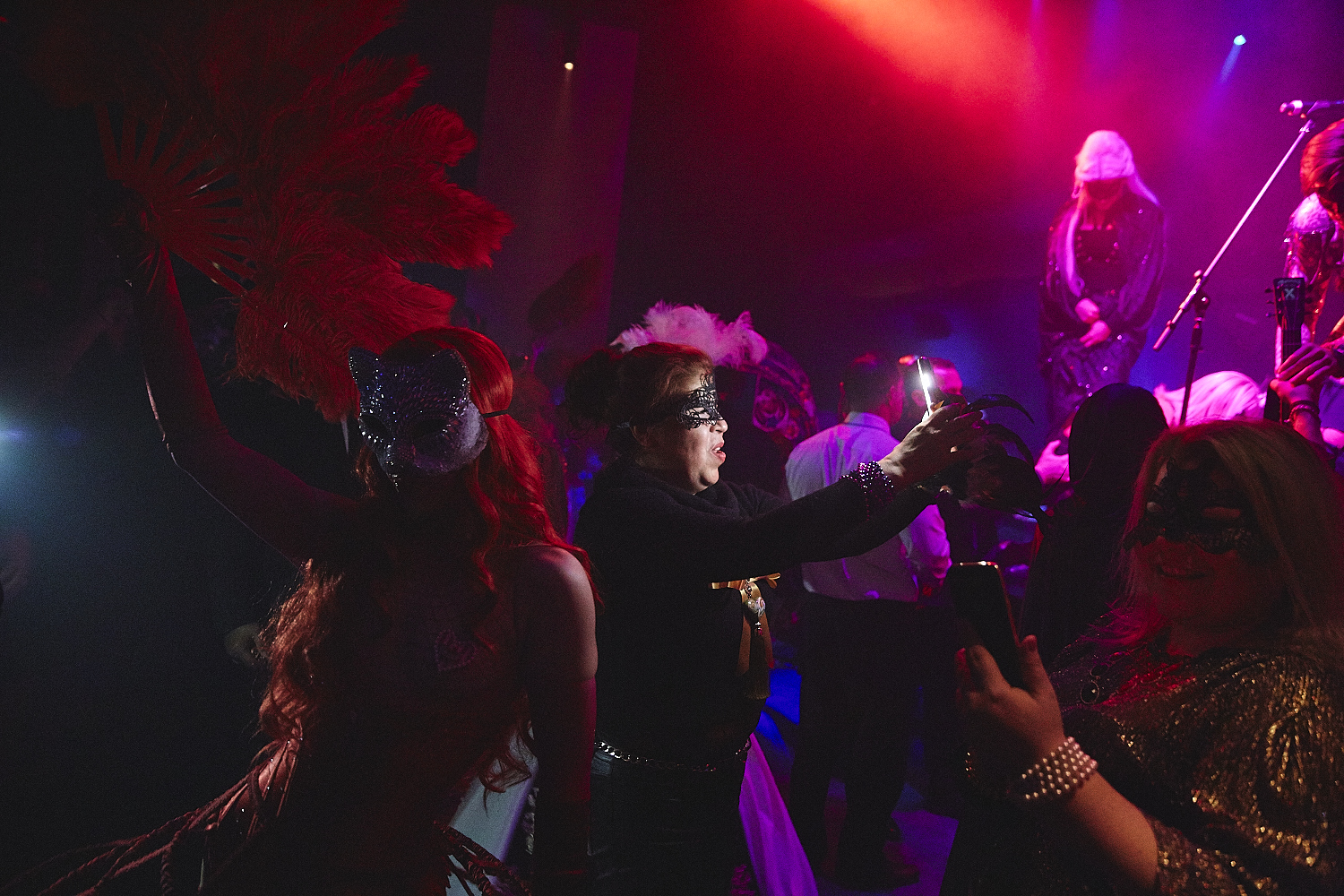 Party Mardi Gras sexy et carnavalesque à la Voûte [Photos]