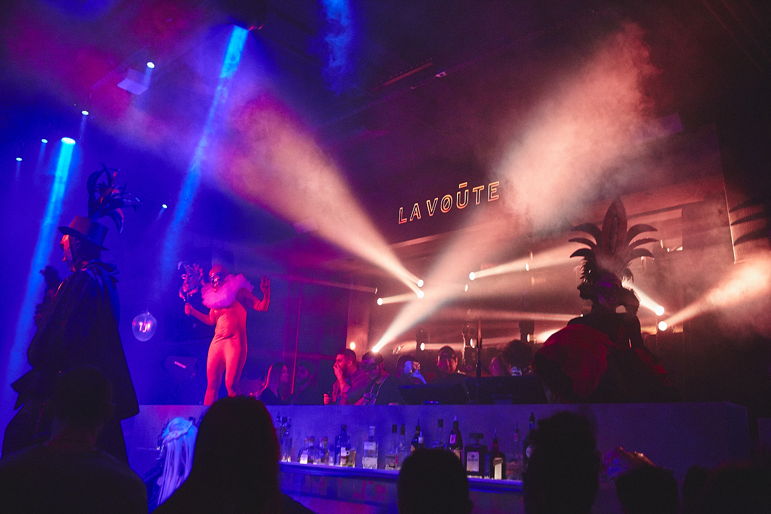 Party Mardi Gras sexy et carnavalesque à la Voûte [Photos]